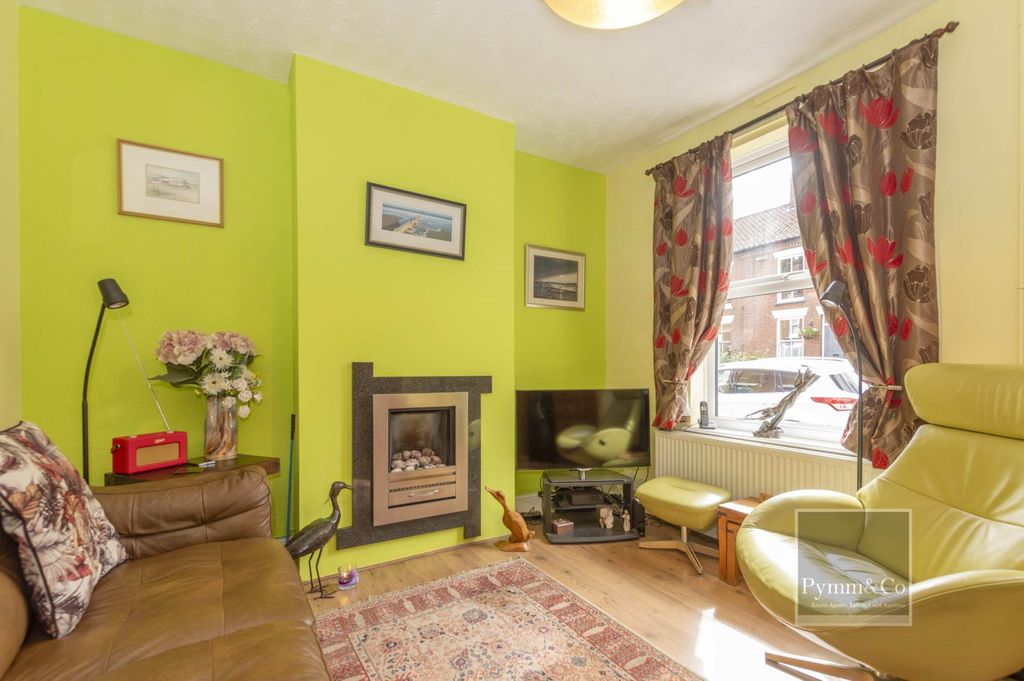 Property photo 2 of 14