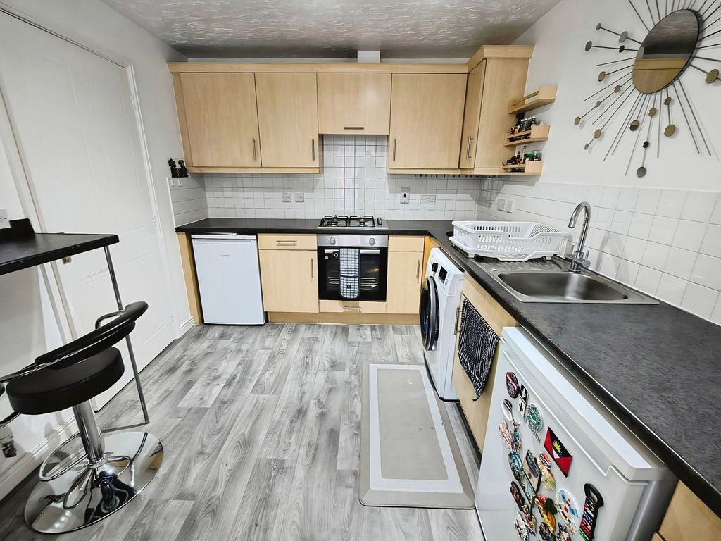 Property photo 2 of 17 Kitchen