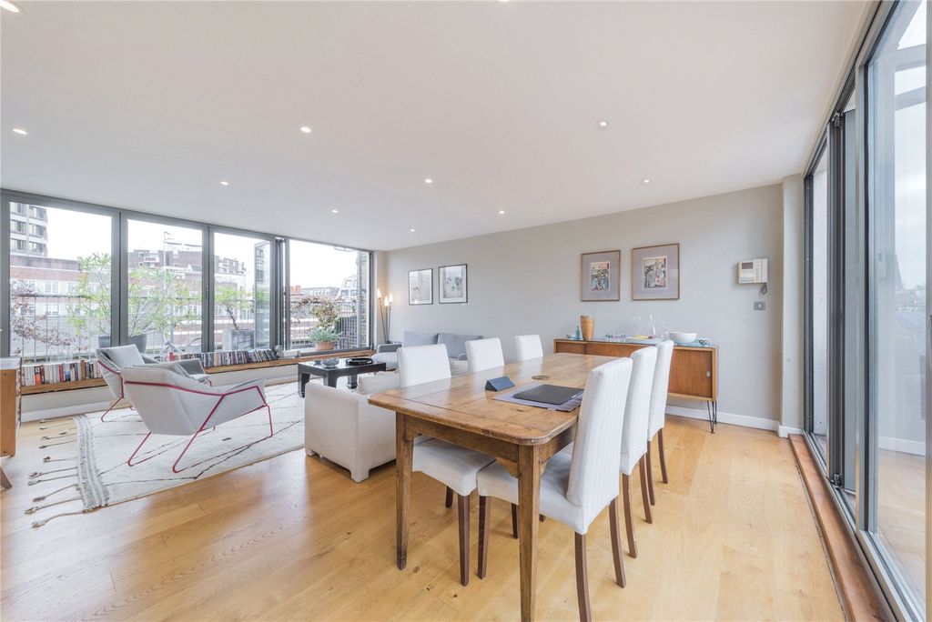 Property photo 3 of 15 Dining