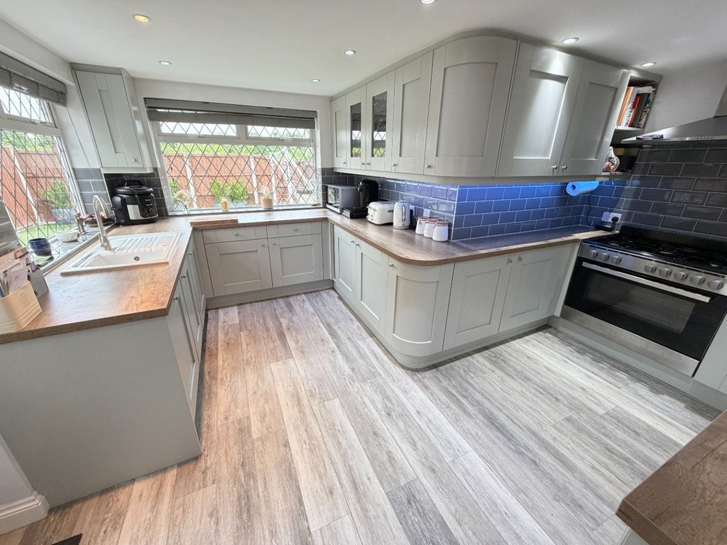 Property photo 3 of 23 5241282