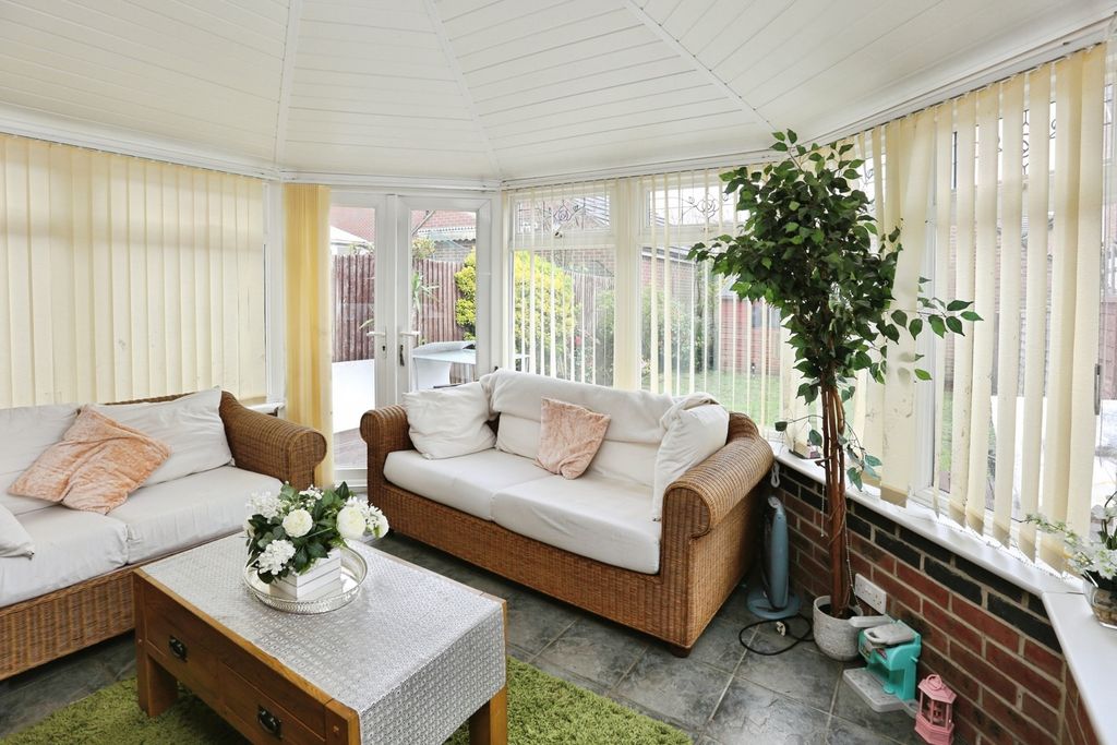 Property photo 3 of 12 Pbox-Img.Jpg