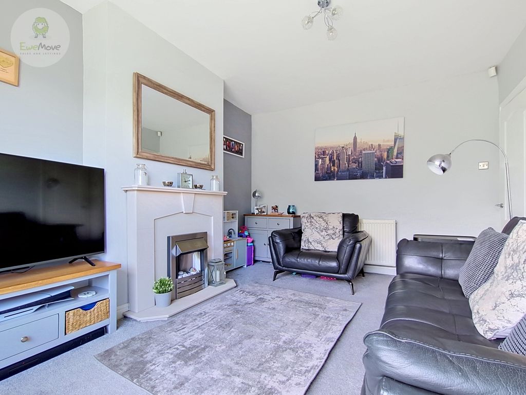 Property photo 2 of 17 355-Whitehall-Road-West_00003