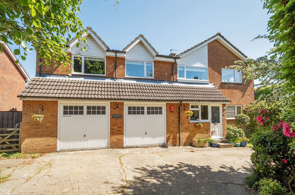 Property photo 1 of 13 29-6814F06De83A3-...