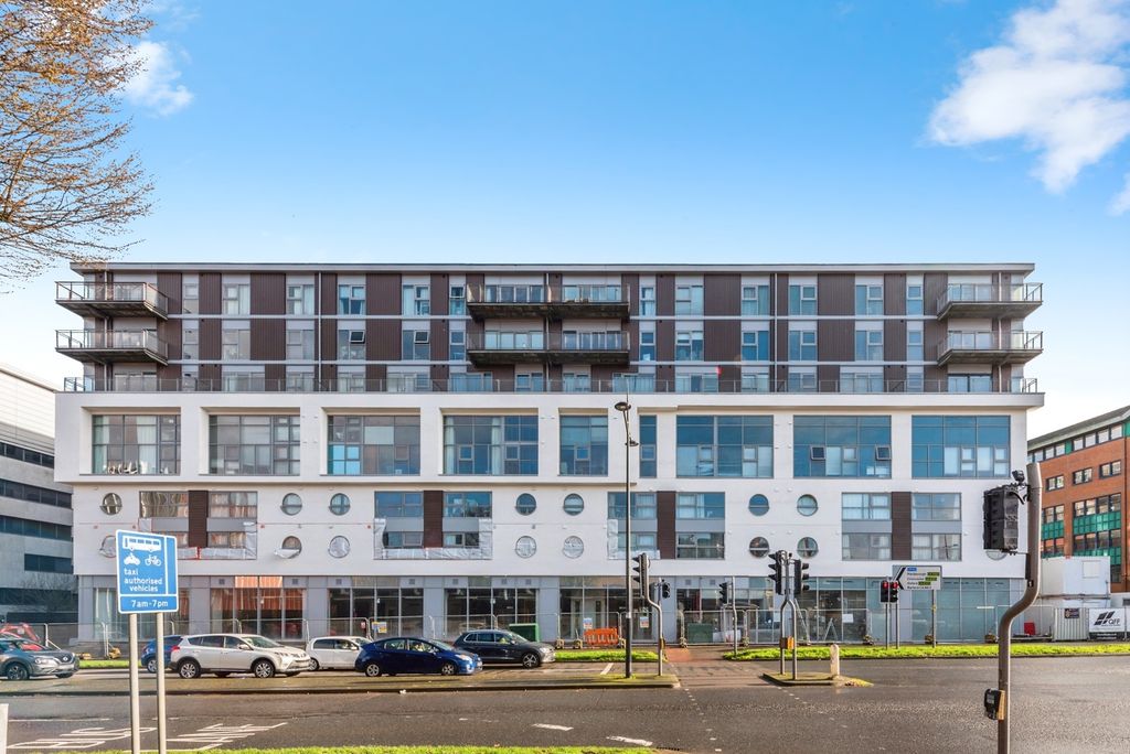 Property photo 1 of 11 Pbox-Img.Jpg