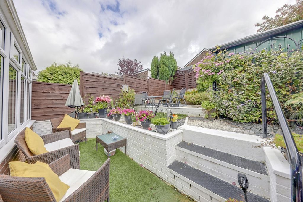 Property photo 2 of 23 Lovely Rear Garden