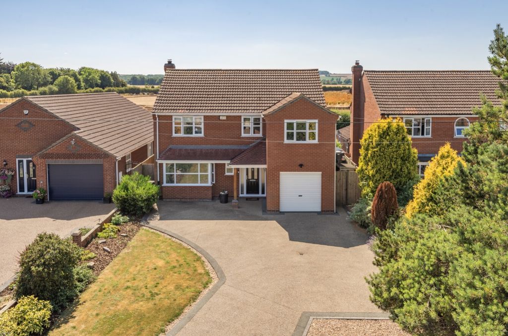 Property photo 2 of 25 -6874Cf304cc1B-l-1324325-3-687156Eed22B2