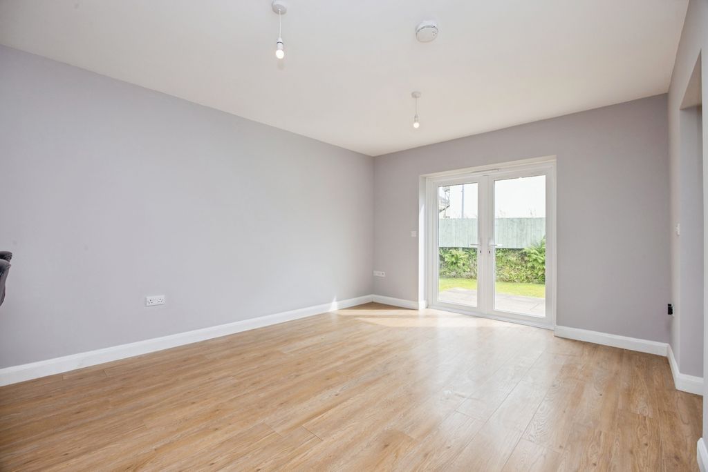 Property photo 2 of 17 Photo