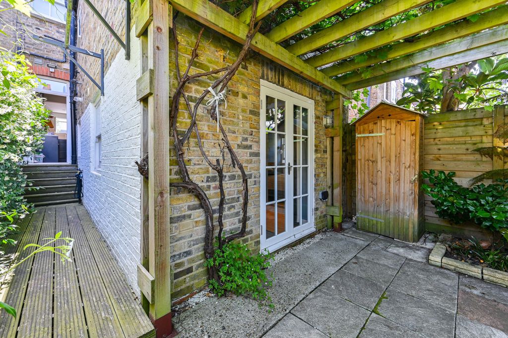 Property photo 2 of 10
