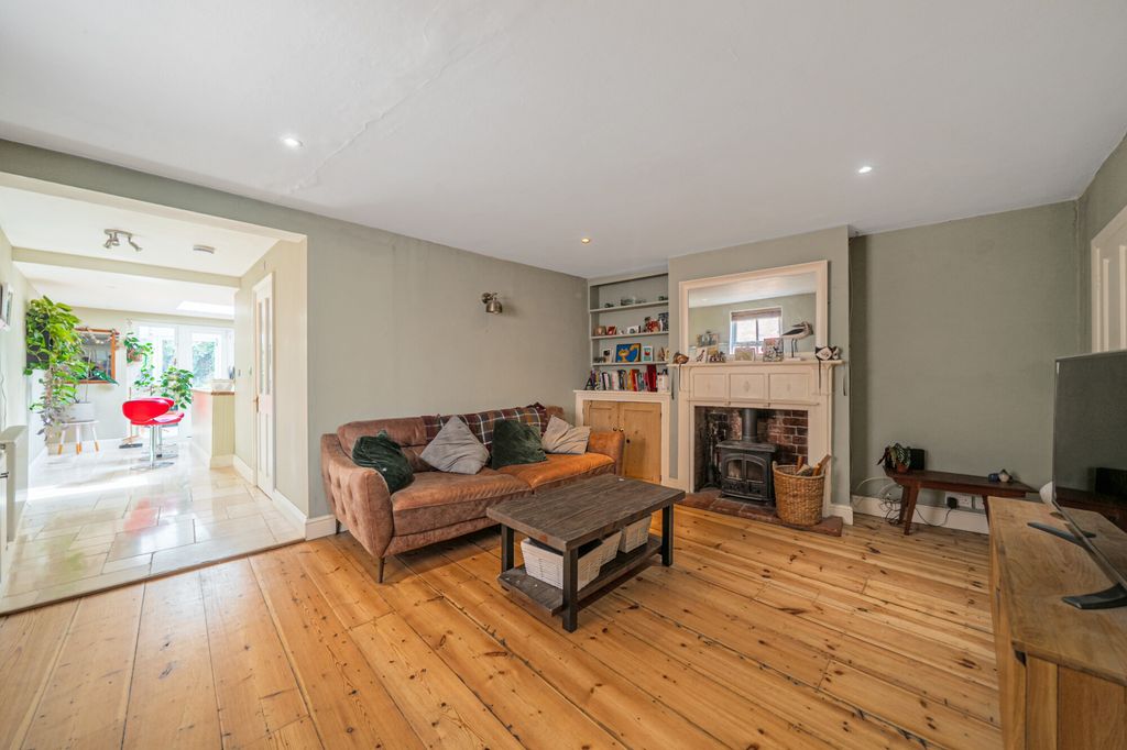 Property photo 3 of 12