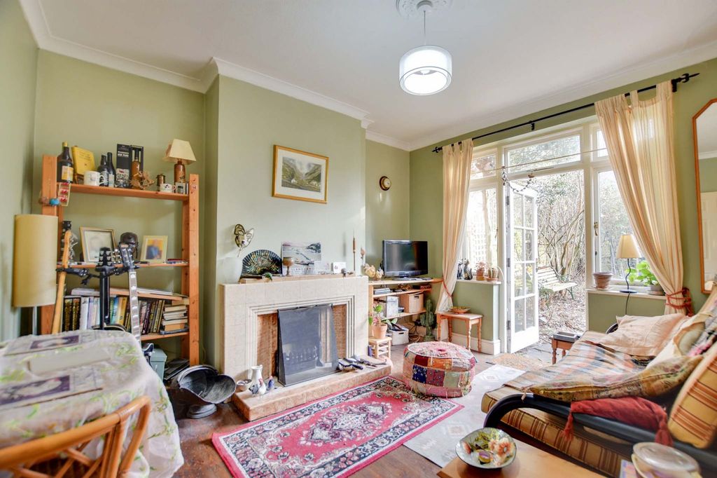 Property photo 2 of 22