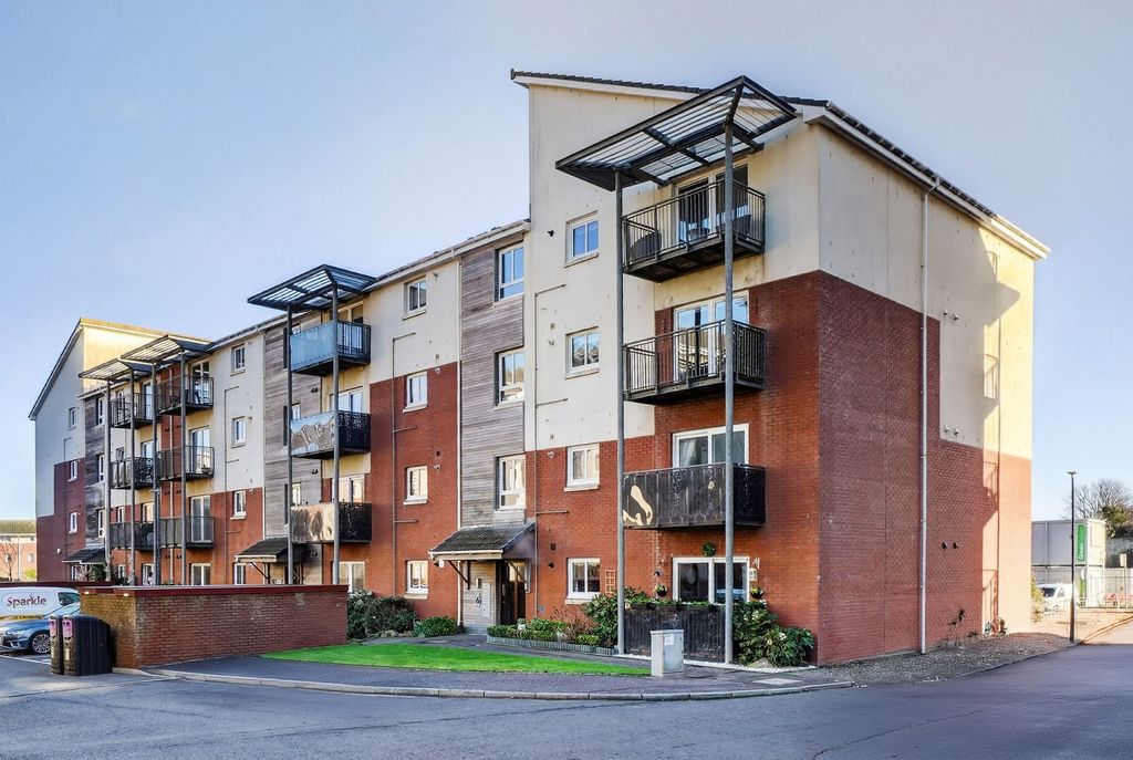 Property photo 1 of 31