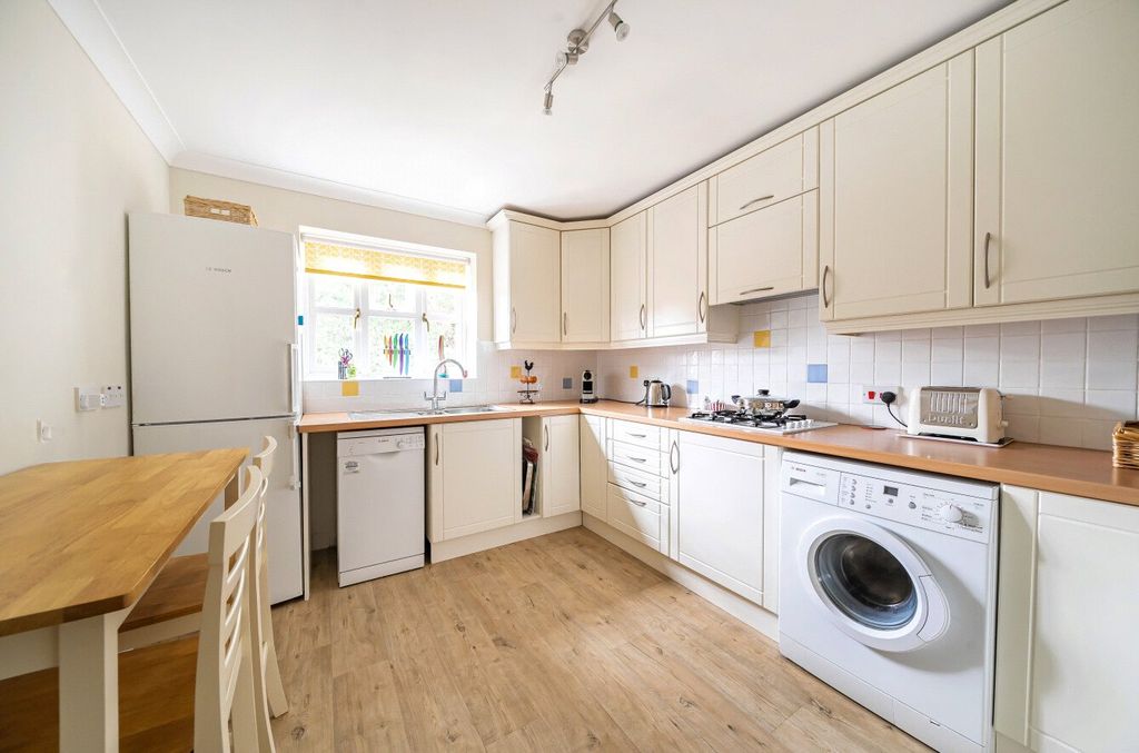 Property photo 2 of 16 Picture No. 05