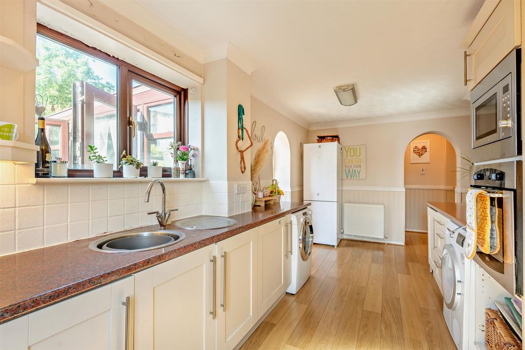 Property photo 2 of 15 8696511-Interior05-800.Jpg