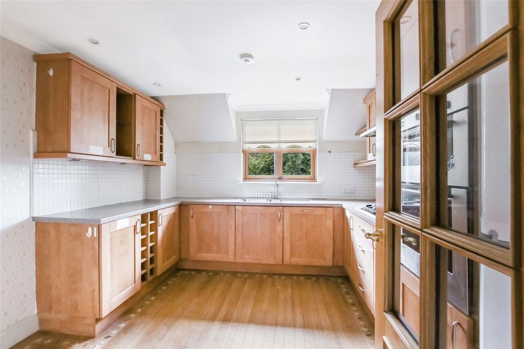 Property photo 3 of 29 Kitchen