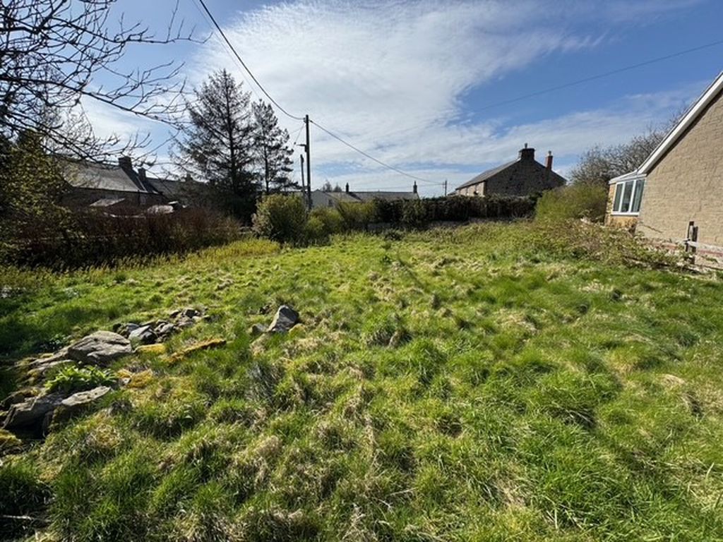 Property photo 3 of 8 Photo 4