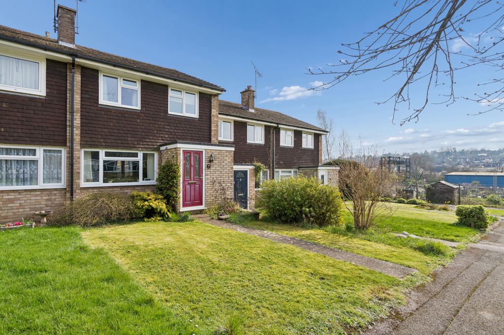 Property photo 1 of 15 Dukes F Gdn