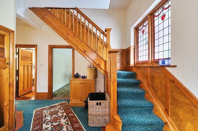 Property photo 3 of 19 Hallway