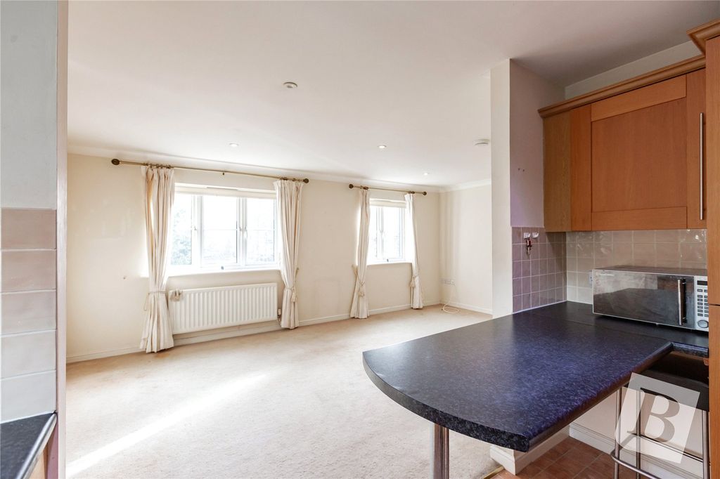 Property photo 3 of 14 Kitchen / Living