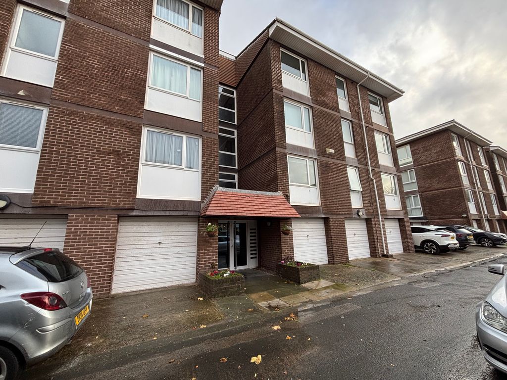 Property photo 2 of 20