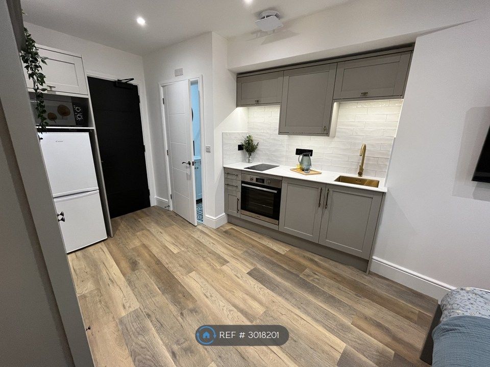Property photo 3 of 5 Room 9 Kitchen