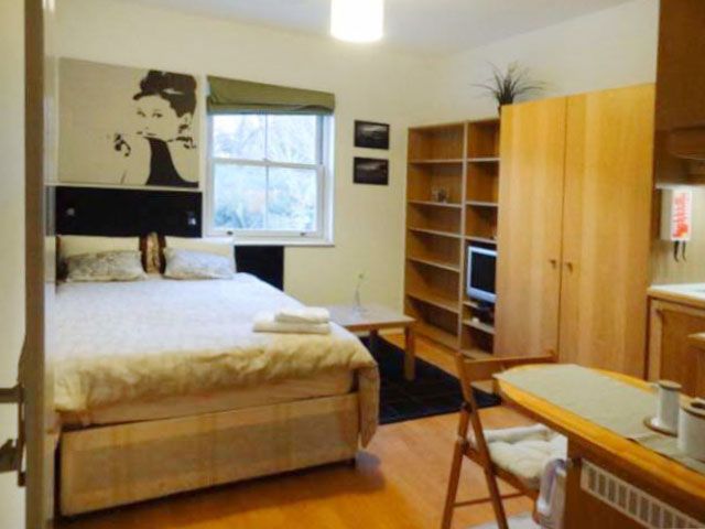 Property photo 1 of 4 Studio Flat For Rent