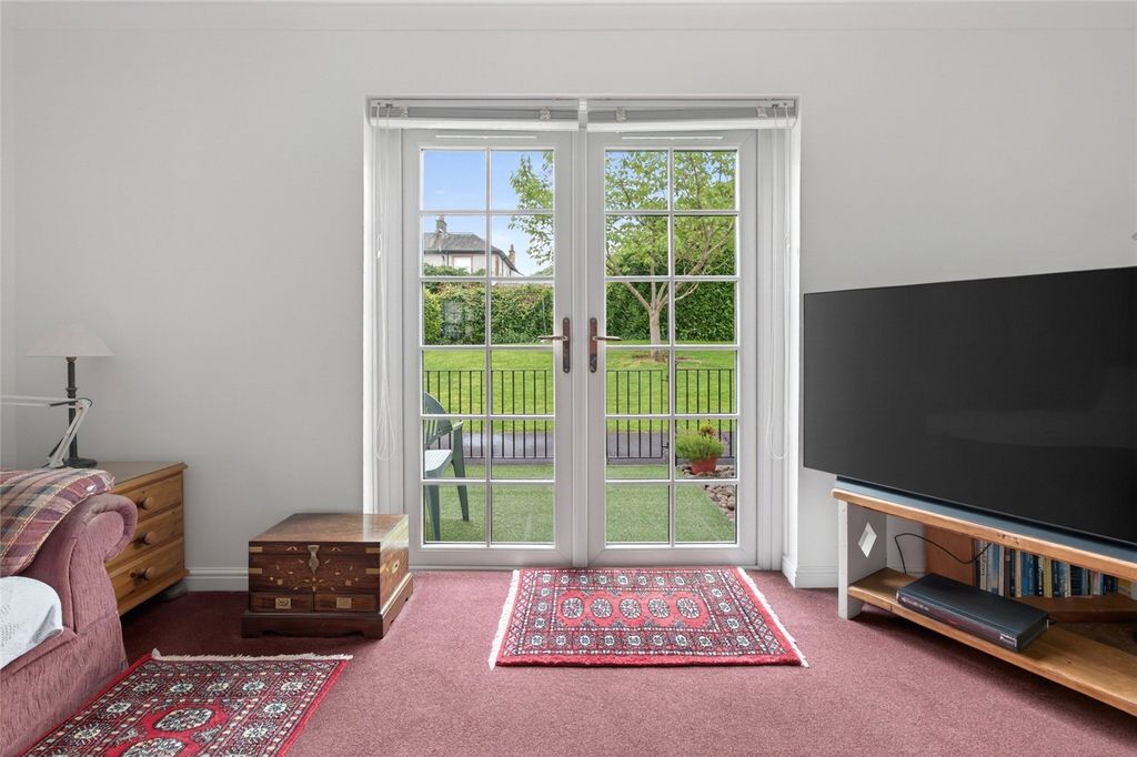 Property photo 3 of 18 Willowbrae Road