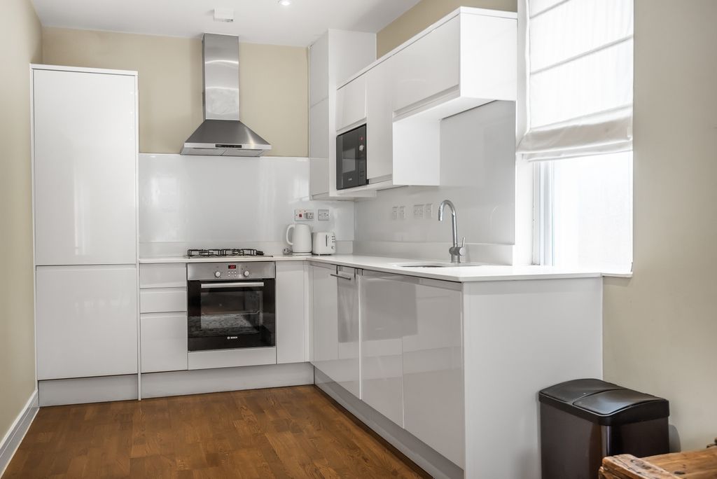 Property photo 2 of 12 Kitchen - Shomberg