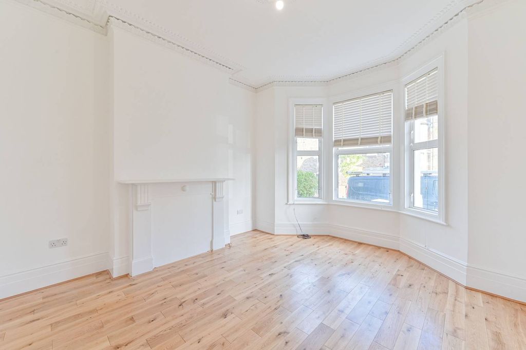 Property photo 1 of 28