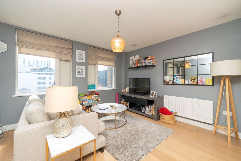 Property photo 2 of 8