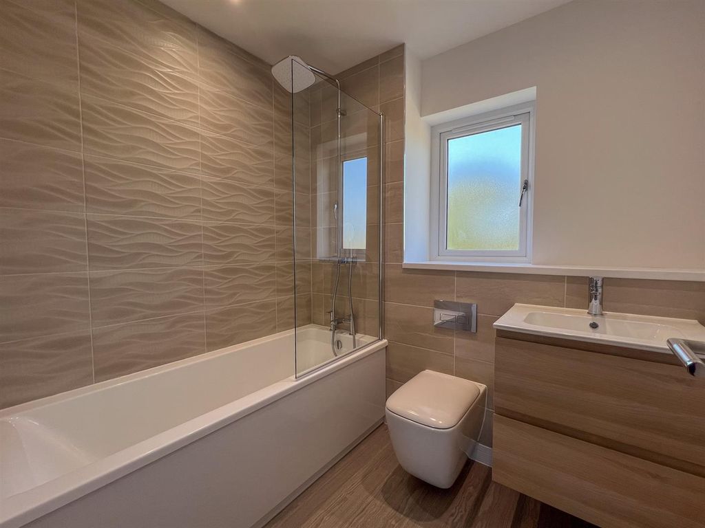 Additional image 9 of 3 bed semi-detached house to rentHouse 22, Oatlands Road, Andreas IM1