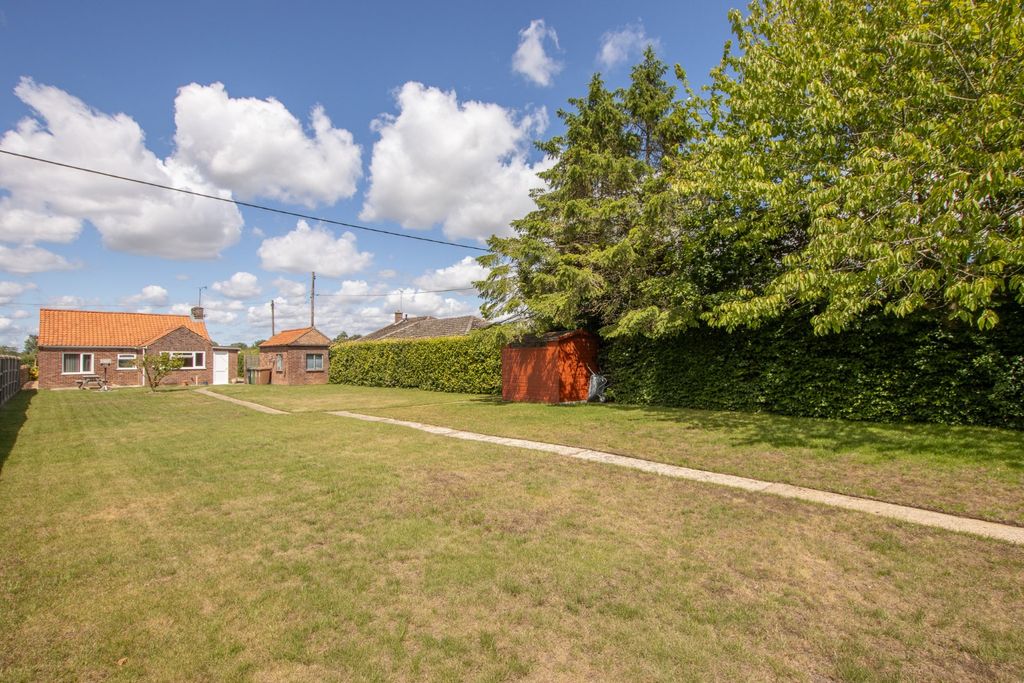 Property photo 2 of 21 5239334