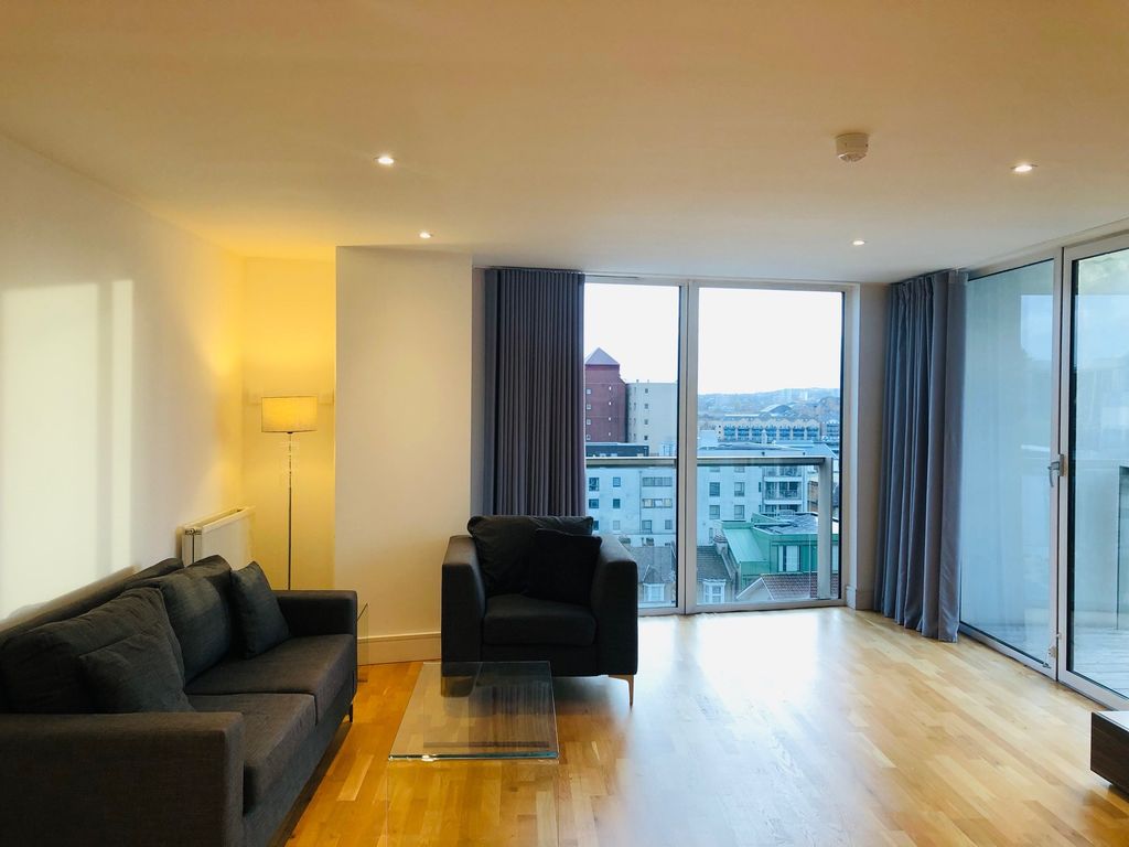 Property photo 2 of 23