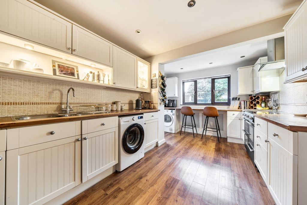 Property photo 3 of 20 1434387-6-69c2Bec7242dc