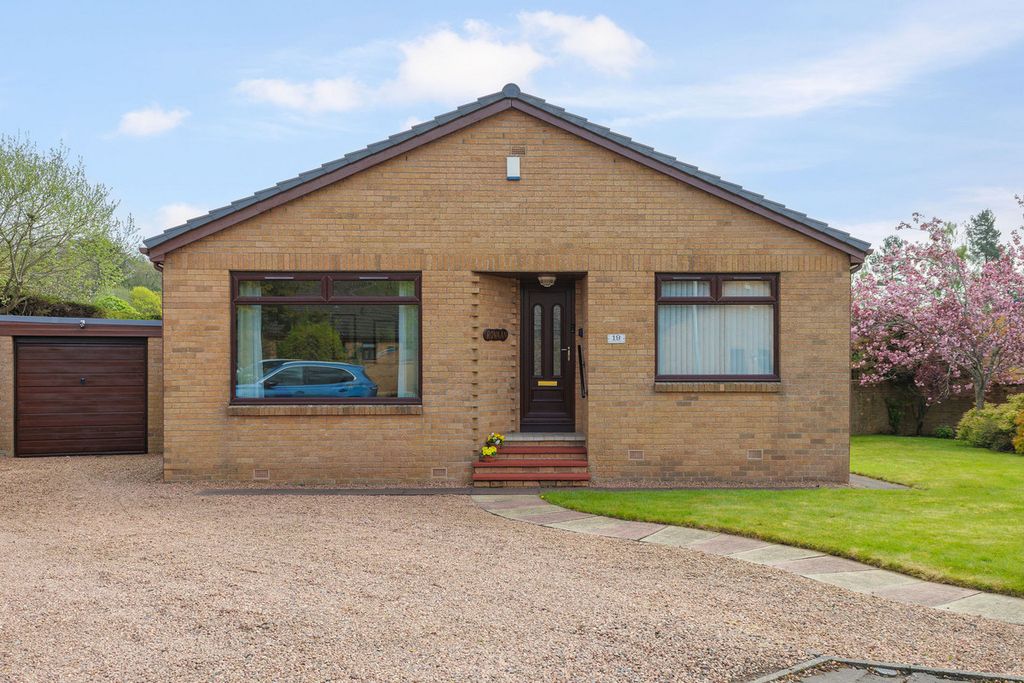 Property photo 1 of 25