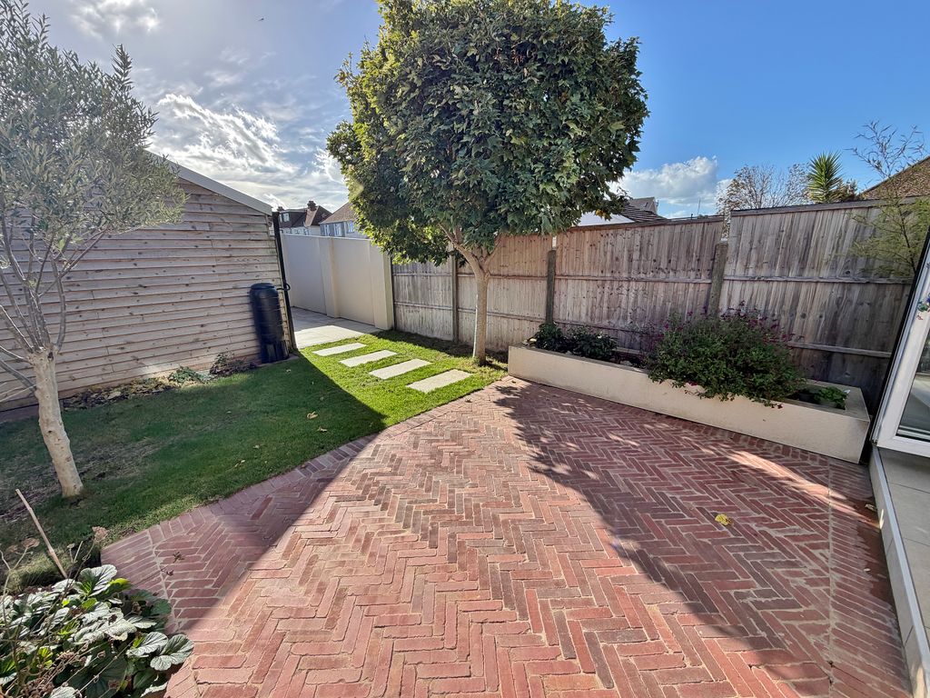 Property photo 2 of 29