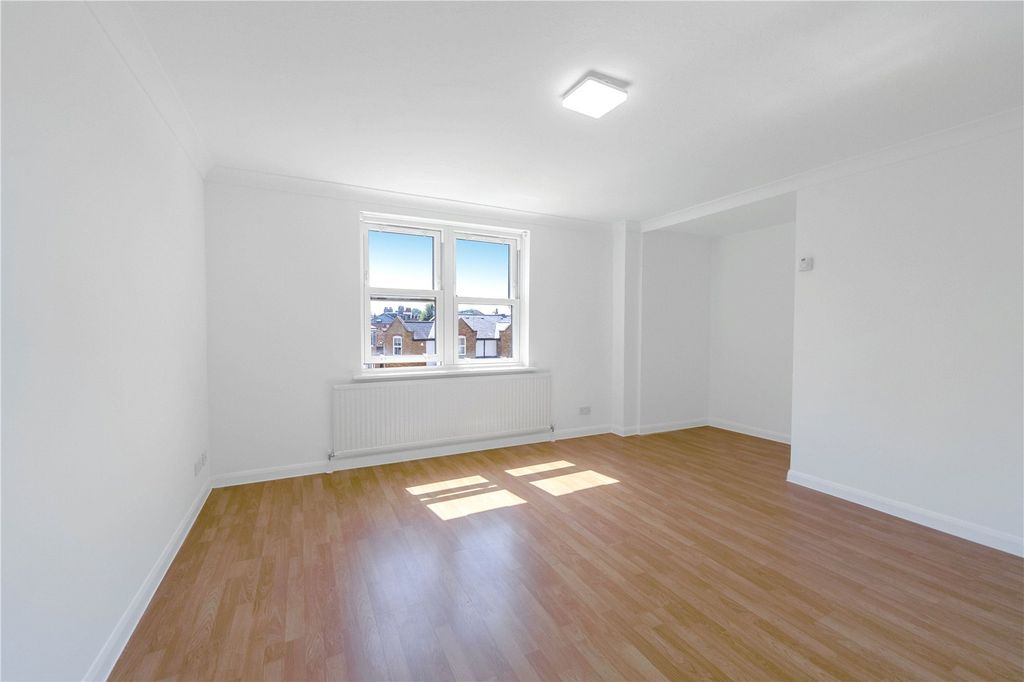 Property photo 3 of 7 Picture No. 06