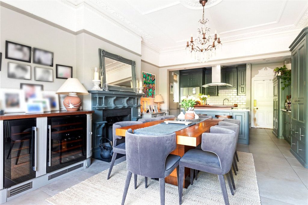 Property photo 3 of 15 Dining Detail