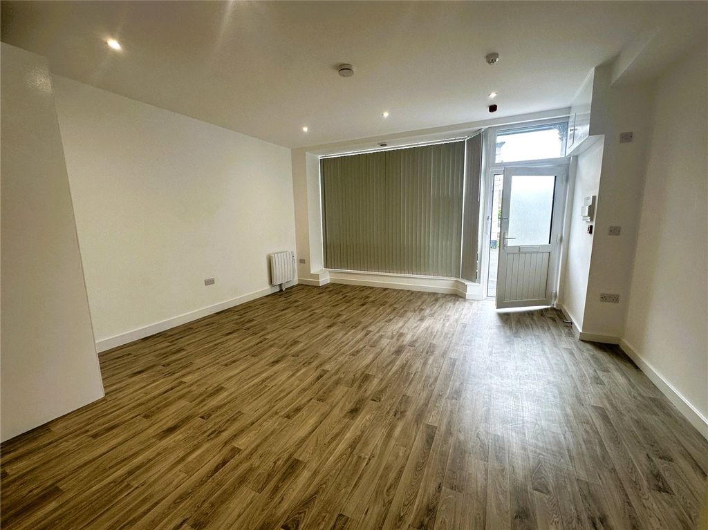 Property photo 2 of 13 Picture No. 26