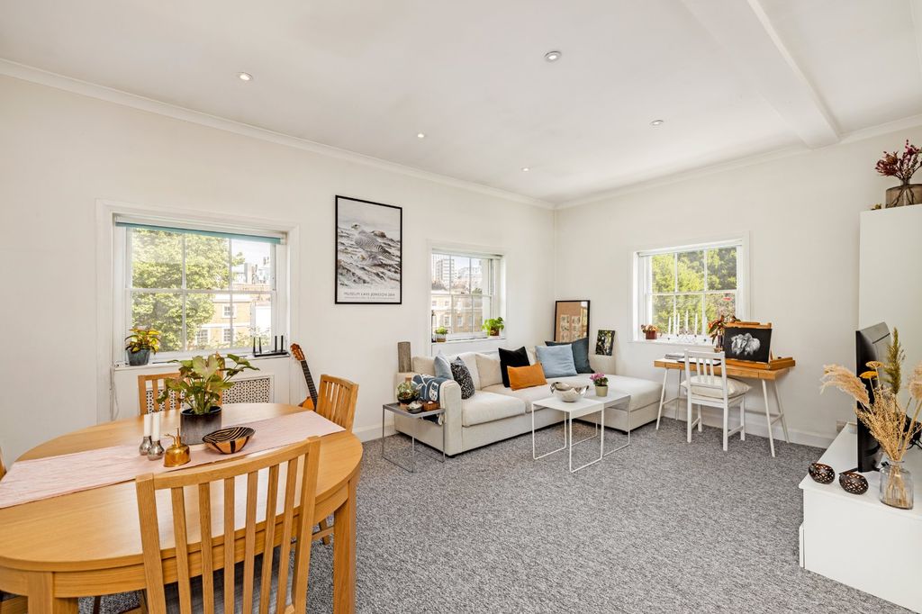 Property photo 3 of 22 Third Floor