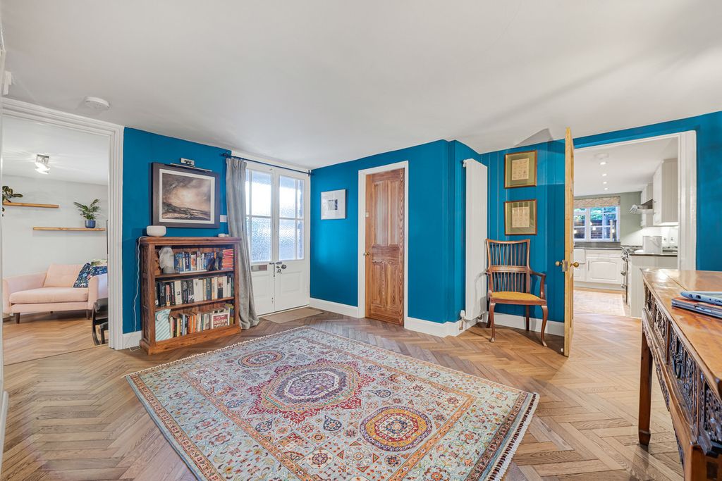 Property photo 3 of 44