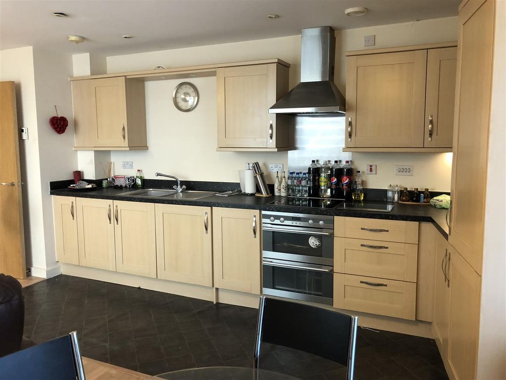 Property photo 3 of 11