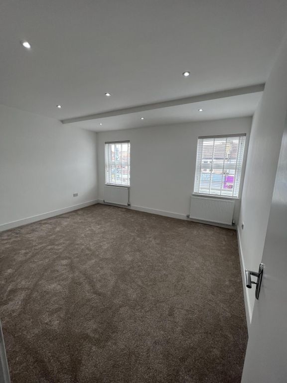 Property photo 3 of 6 Img 0207