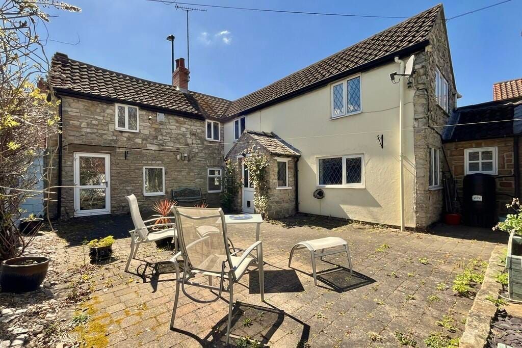 Property photo 1 of 32
