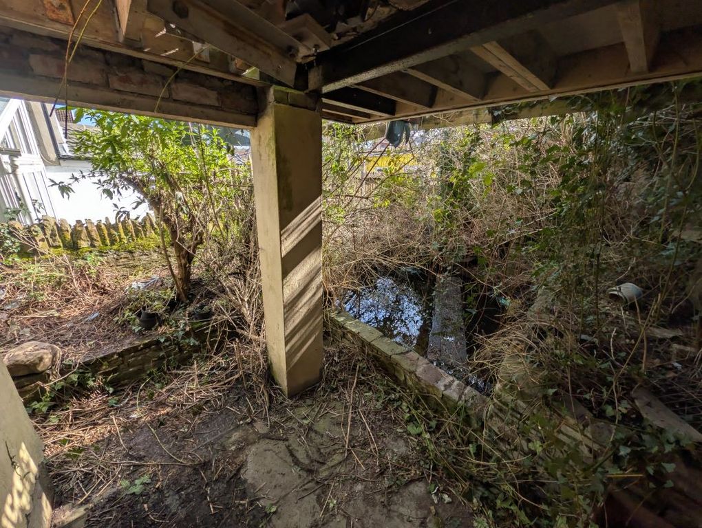 Property photo 3 of 6