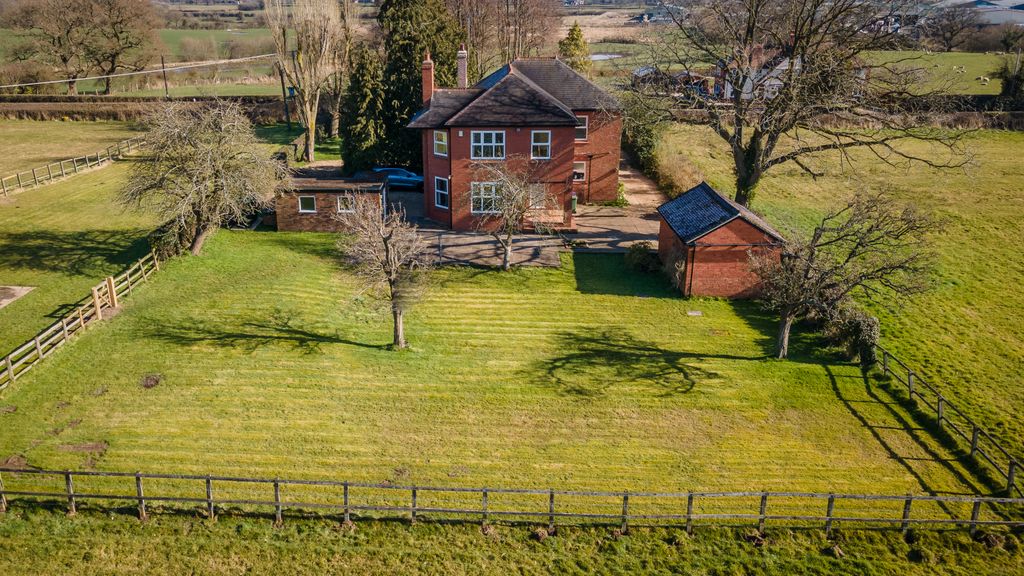 Property photo 2 of 39 Rosemount 150325-111