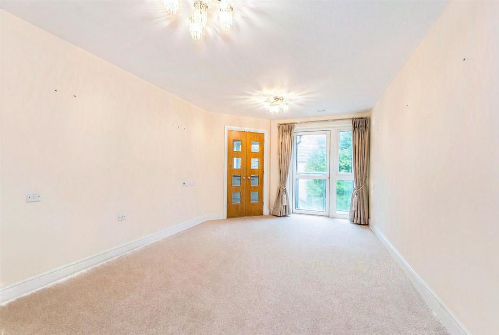 Property photo 2 of 20 2B35546c-Cdfc-46d1-B802-2c949F6Eaff5.Jpg