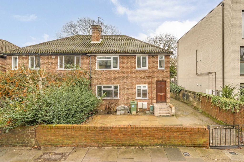 Property photo 1 of 8