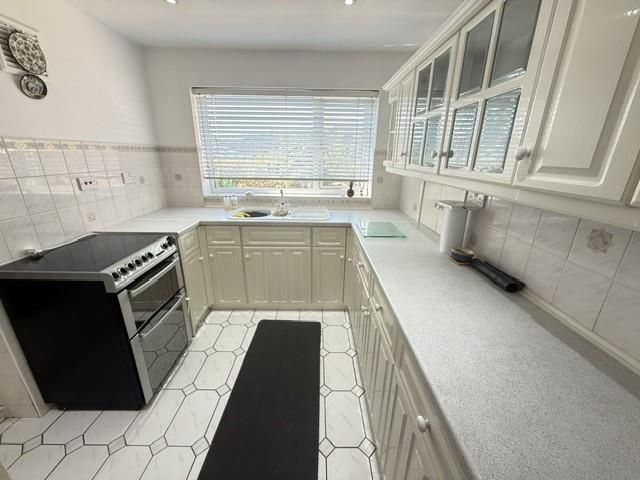 Property photo 3 of 15 Kitchen