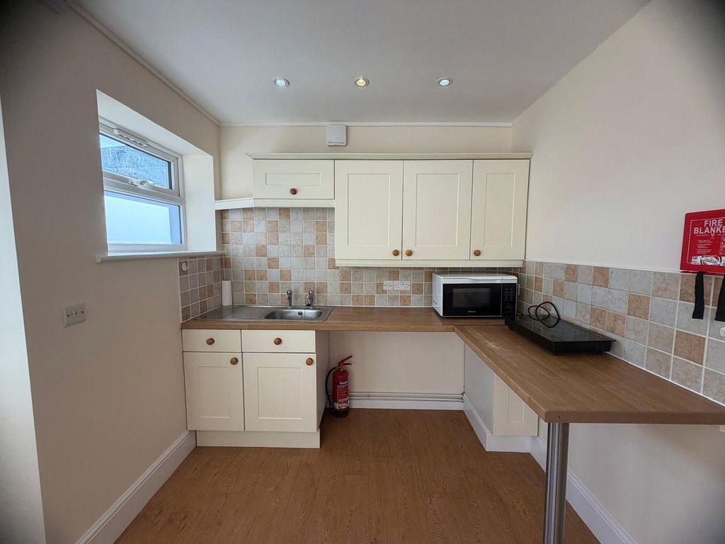 Property photo 2 of 5 Picture No. 02