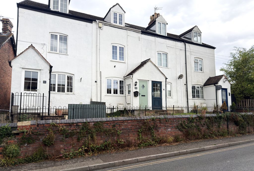 Property photo 1 of 17 External